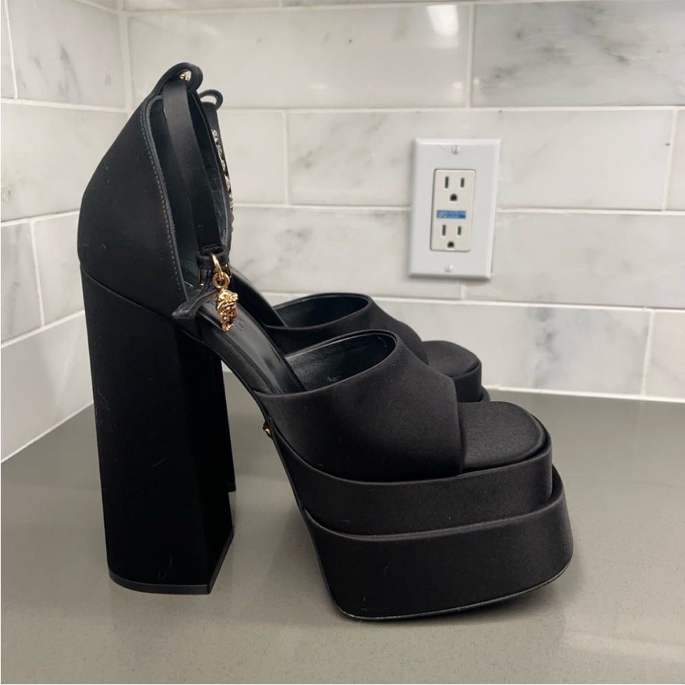 Versace Aevitas platform heels - Picture 6 of 15